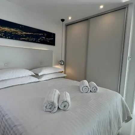 Luxury Penthouse With Sea View For Two *