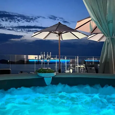 Luxury Penthouse With Sea View For Two *