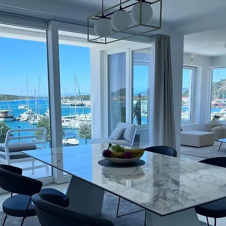 Luxury Penthouse With Sea View For Two Βίλα *