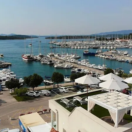 Luxury Penthouse With Sea View For Two *